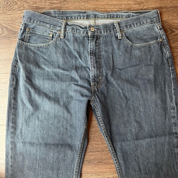 Levi jeans Size W42 L32 - Picture 2 of 10